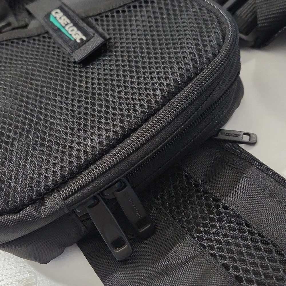 NWOT Case Logic fanny pack - Picture 4 of 11